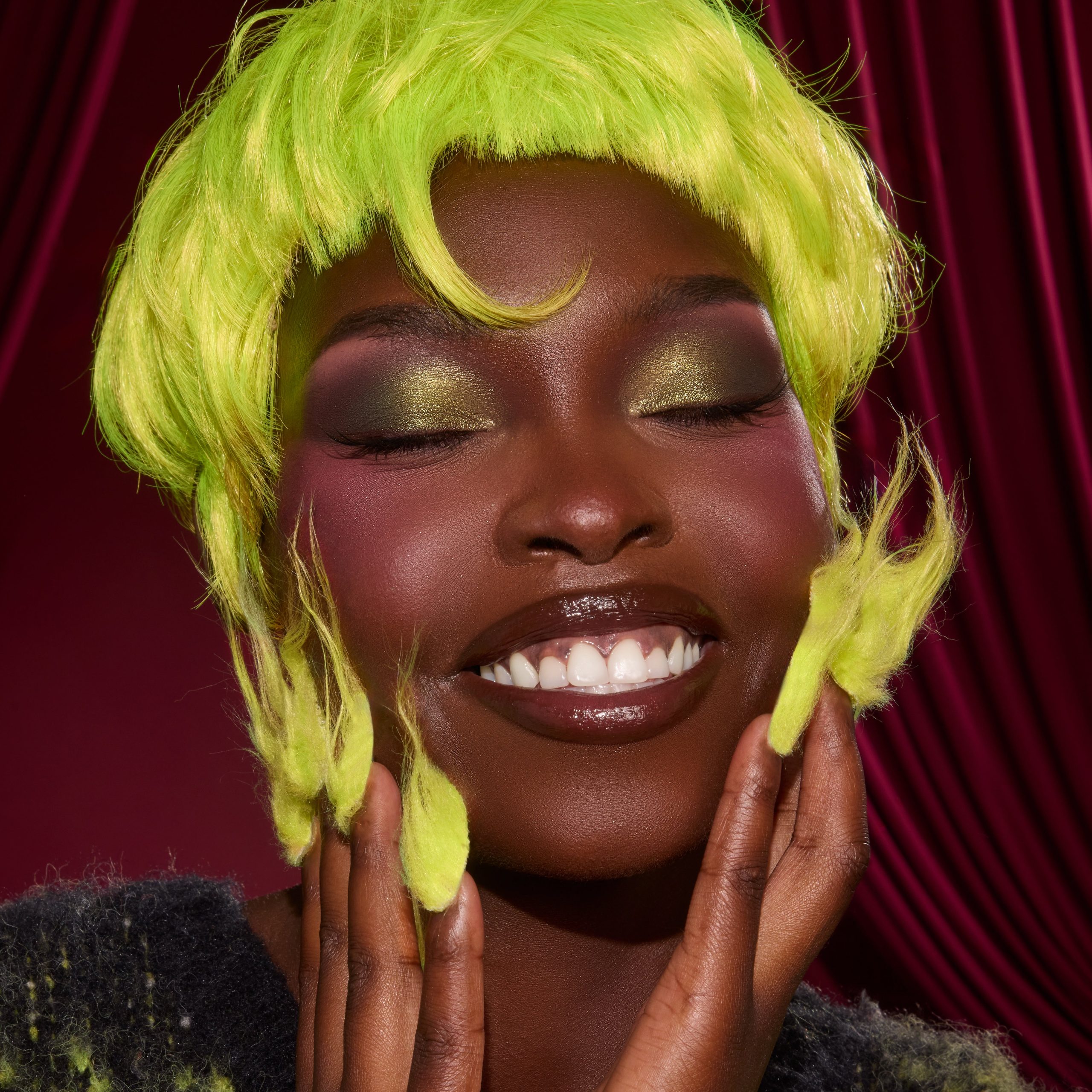 Grinch Glam - Image 3